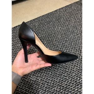 Ana “a new approach” heels